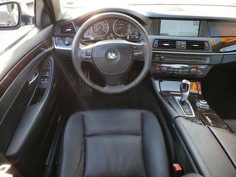 2011 BMW 5 Series 528i