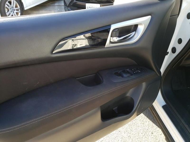 2017 Nissan Pathfinder