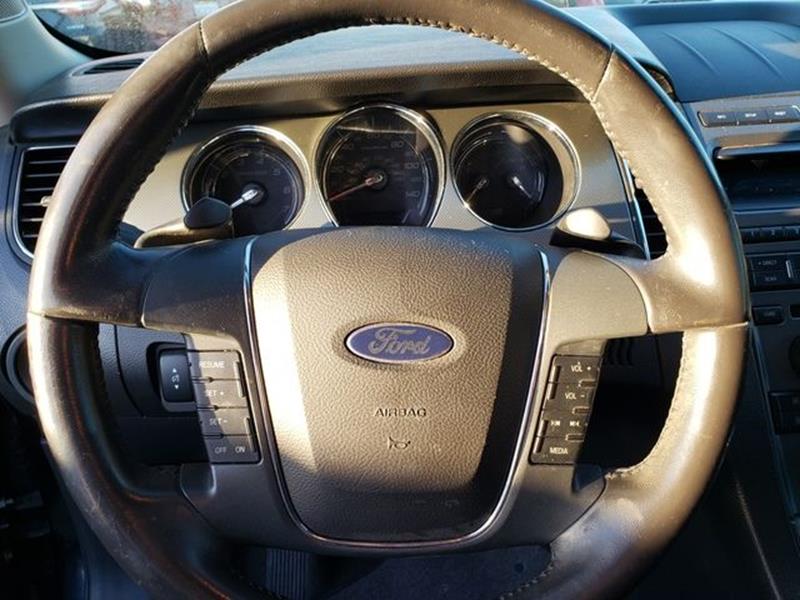 2011 Ford Taurus SEL