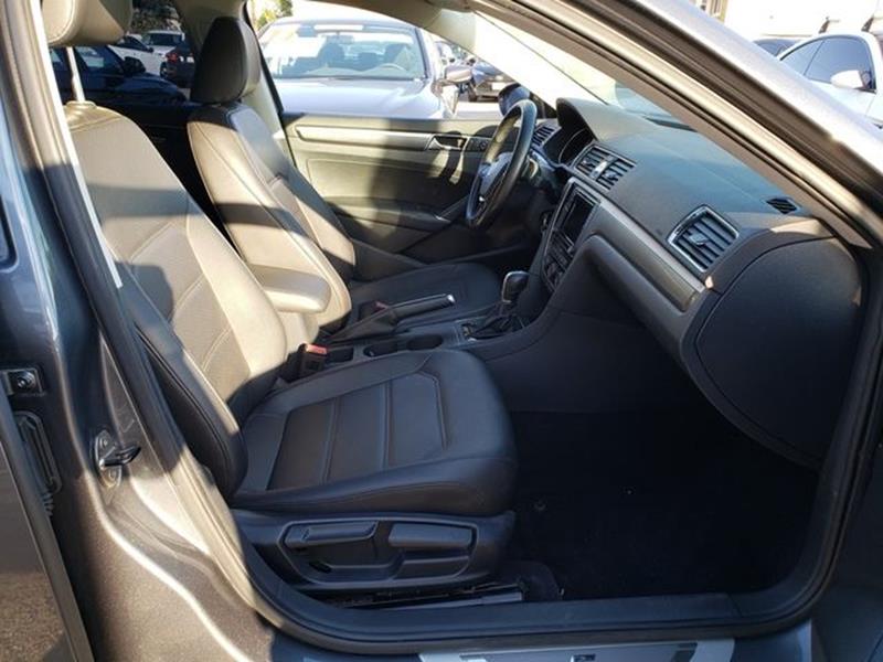 2017 Volkswagen Passat 1.8T R-Line