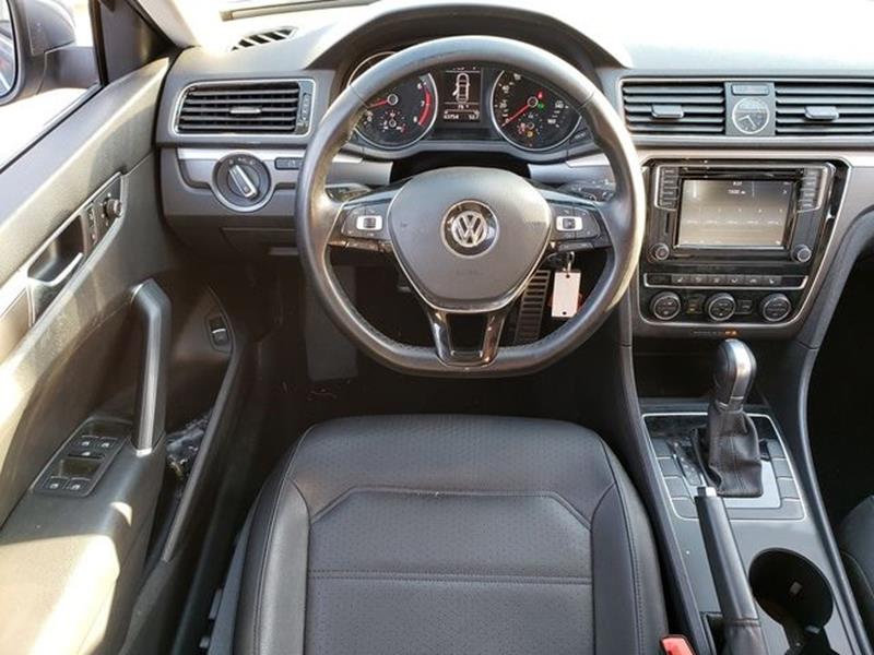 2017 Volkswagen Passat 1.8T R-Line