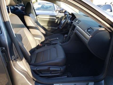 2017 Volkswagen Passat 1.8T R-Line