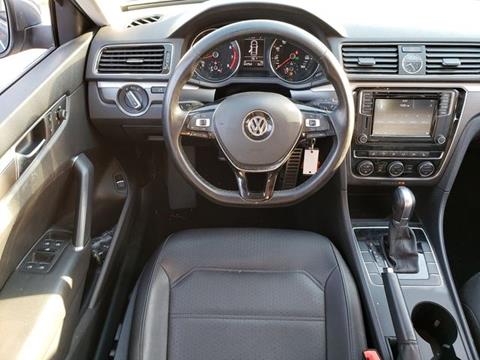 2017 Volkswagen Passat 1.8T R-Line