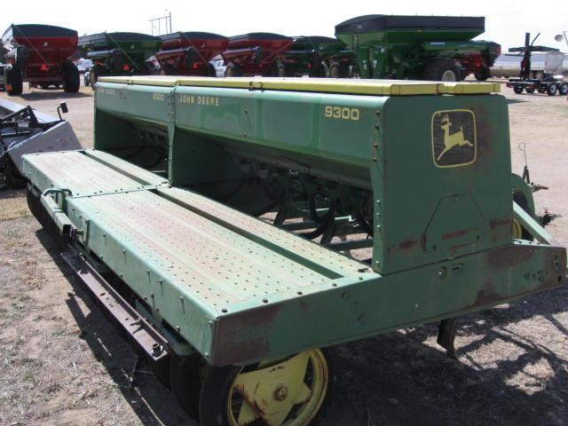 1972 John Deere 9300