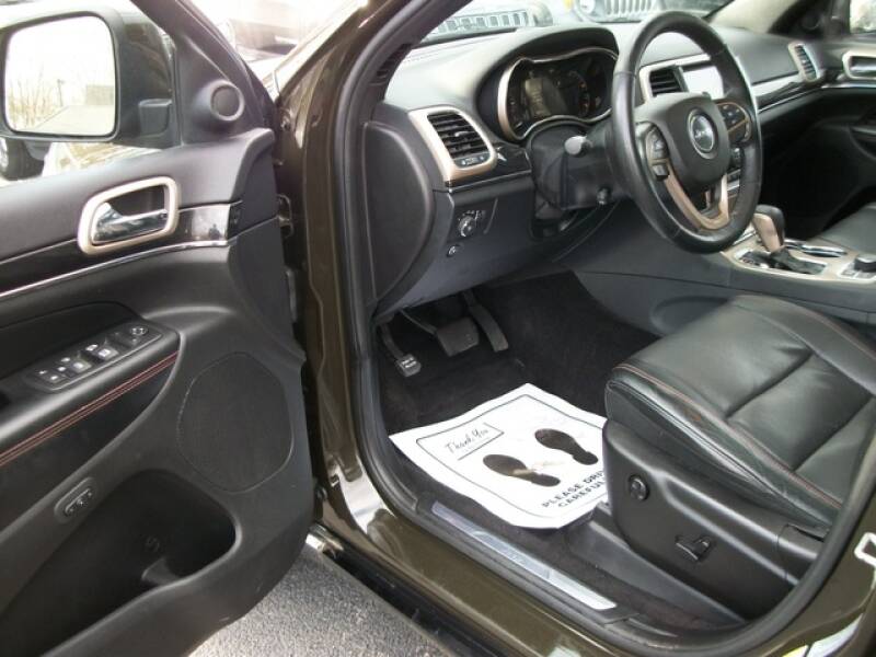 2016 Jeep Grand Cherokee (image 22)