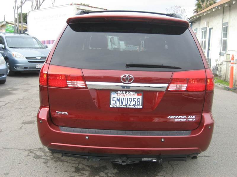 2005 toyota sienna awd