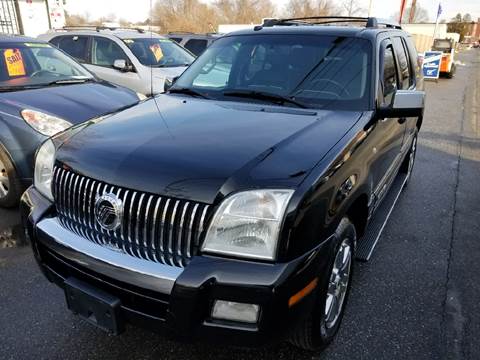 2008 Mercury Mountaineer for sale at Howe's Auto Sales in Lowell MA