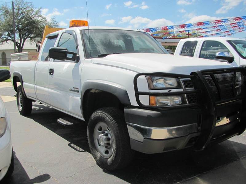 2005 Chevrolet Silverado 2500HD for sale at Rons Auto Sales in Stockdale TX