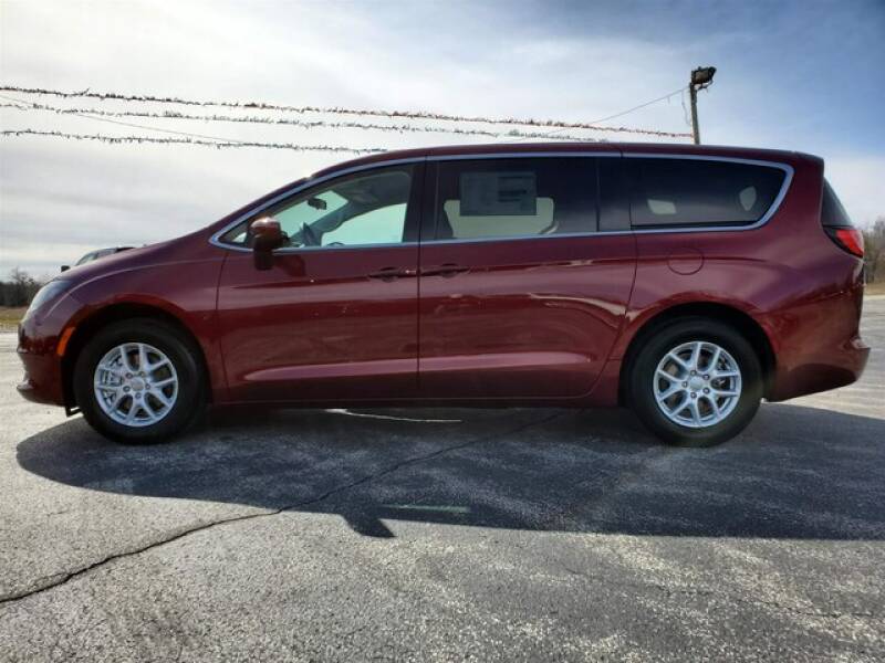 2020 Chrysler Voyager LX