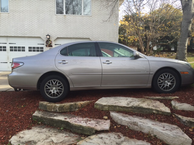2004 Lexus ES 330 for sale at You Win Auto in Burnsville MN