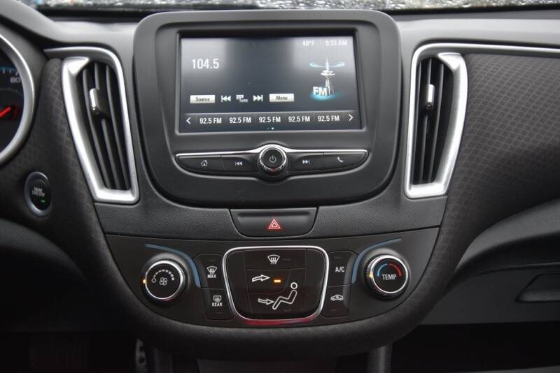 2016 Chevrolet Malibu LS (image 17)