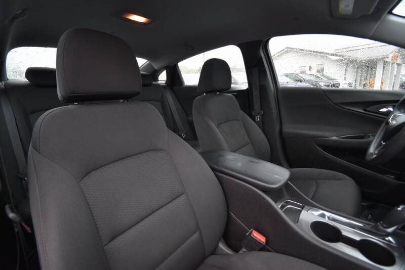 2016 Chevrolet Malibu LS (image 25)