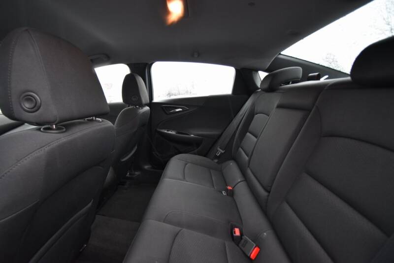 2016 Chevrolet Malibu LS (image 23)