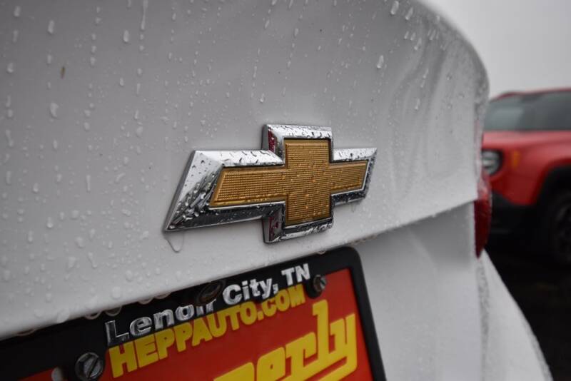 2016 Chevrolet Malibu LS (image 11)