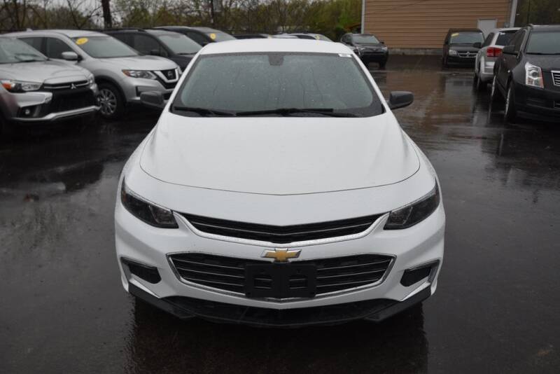 2016 Chevrolet Malibu LS (image 2)