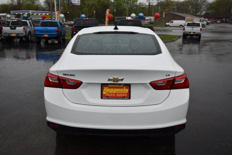 2016 Chevrolet Malibu LS (image 6)