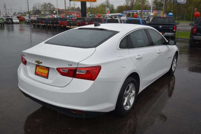 2016 Chevrolet Malibu LS (image 7)