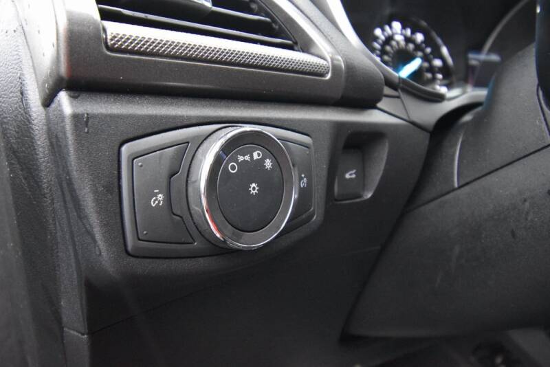 2019 Ford Fusion Hybrid SE (image 12)