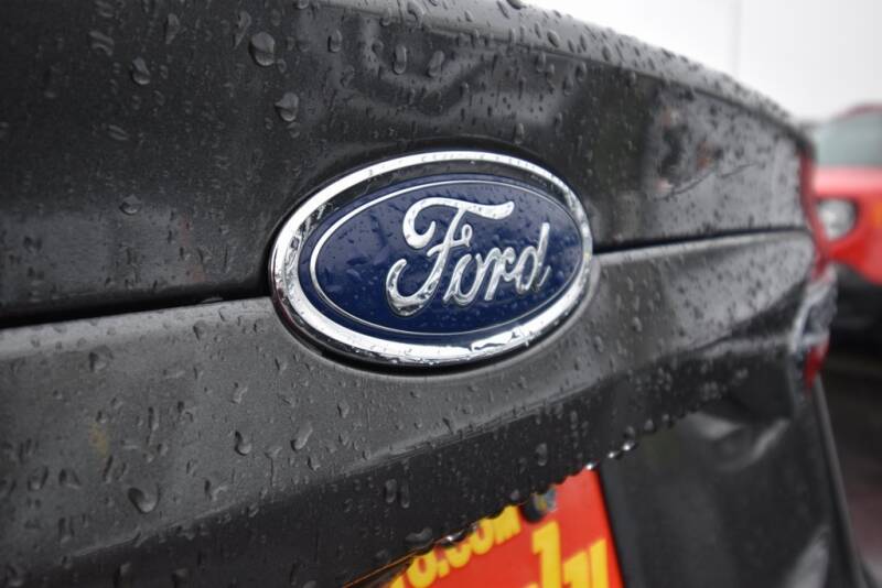 2019 Ford Fusion Hybrid SE (image 10)