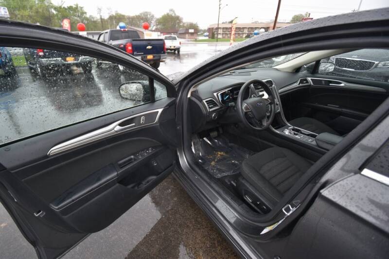 2019 Ford Fusion Hybrid SE (image 18)