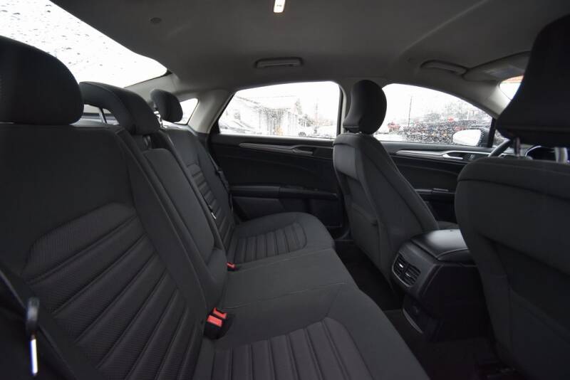 2019 Ford Fusion Hybrid SE (image 22)
