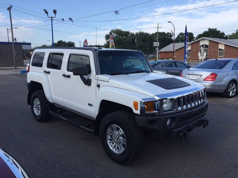 2006 HUMMER H3 for sale at GREAT DEAL AUTO SALES in Center Line MI