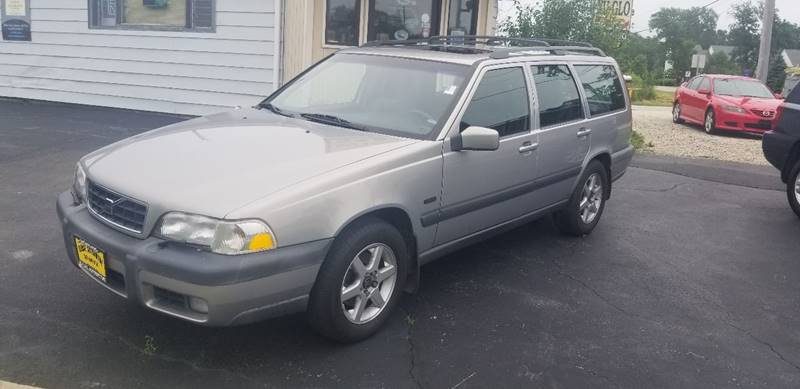 1998 Volvo V70 for sale at GLOBAL AUTOMOTIVE in Grayslake IL