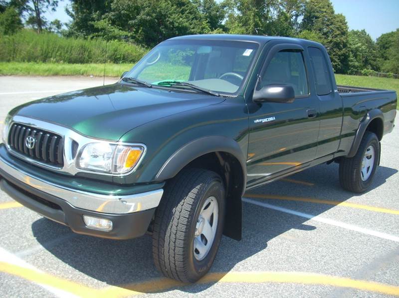 2004 Toyota Base 2dr Xtracab 4WD SB In Newport RI SODA MOTORS