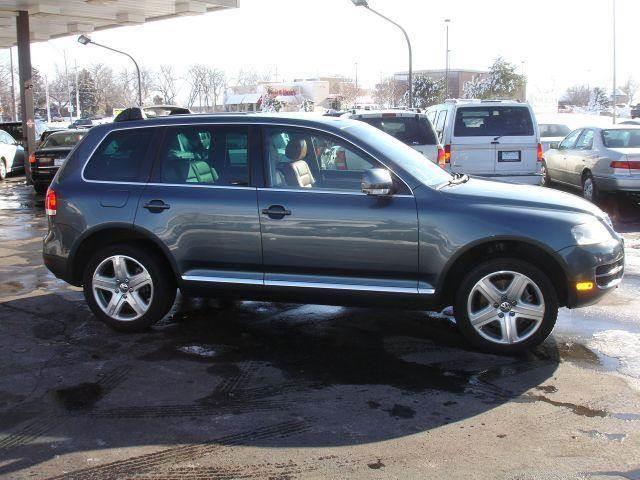 2006 Volkswagen Touareg for sale at AUTOWORKS OF OMAHA INC in Omaha NE