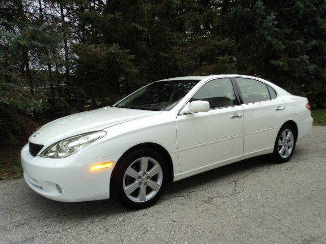 2005 Lexus ES 330 for sale at HUSHER CAR COMPANY in Caledonia WI