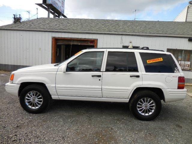 1997 Jeep Grand Cherokee for sale at G&R Auto Sales in Lynnwood WA