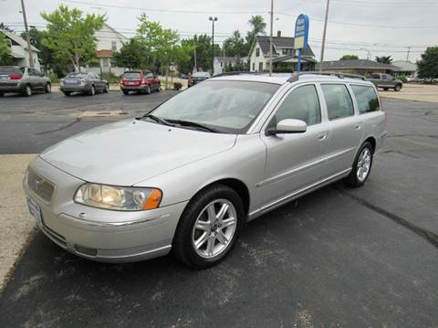 2005 Volvo V70 for sale at MAIN STREET AUTO SALES in Neenah WI