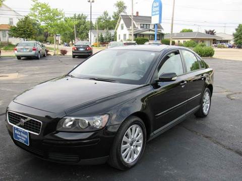 2005 Volvo S40 for sale at MAIN STREET AUTO SALES in Neenah WI