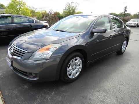 2009 Nissan Altima for sale at MAIN STREET AUTO SALES in Neenah WI