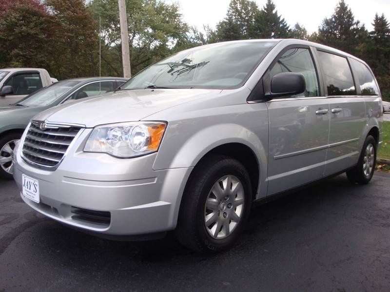 2009 Chrysler Town And Country LX 4dr MiniVan In
