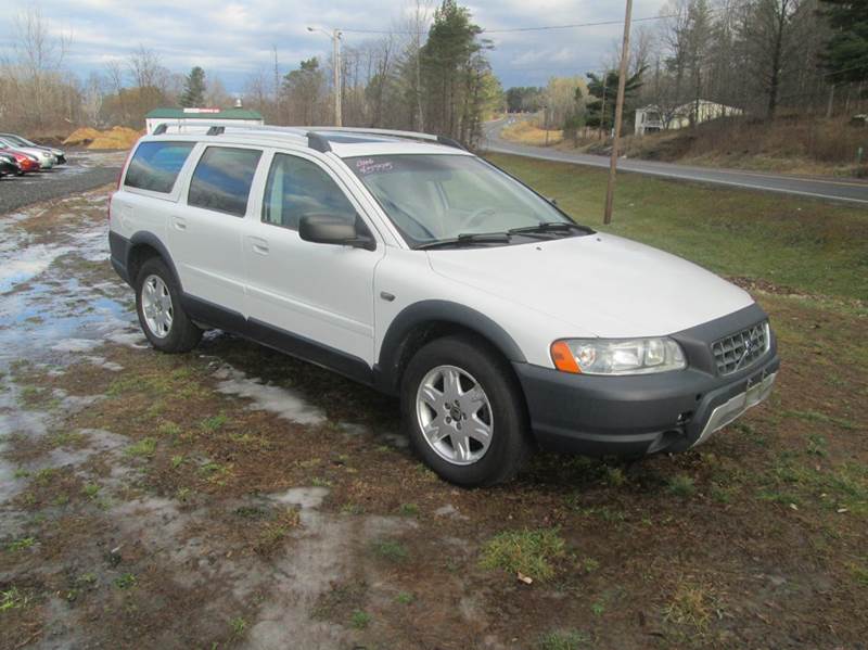 2006 Volvo XC70 for sale at Shaw's Sales & Service in Wallingford VT