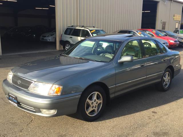 1998 Toyota Avalon for sale at A1 Carz, Inc in Sacramento CA