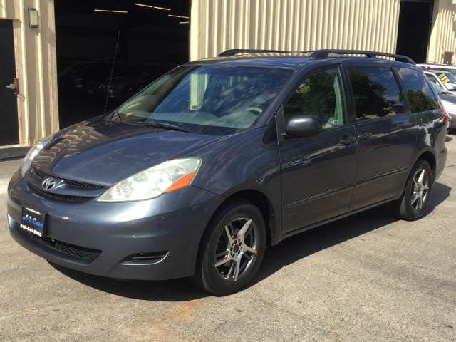 2006 Toyota Sienna for sale at A1 Carz, Inc in Sacramento CA