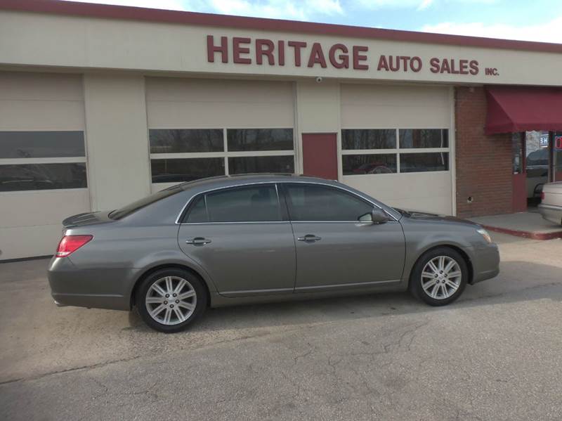 2005 Toyota Avalon for sale at Heritage Auto Sales in Waterbury CT