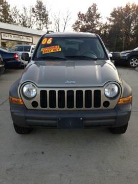 2006 Jeep Liberty for sale at Auto World in Carbondale IL