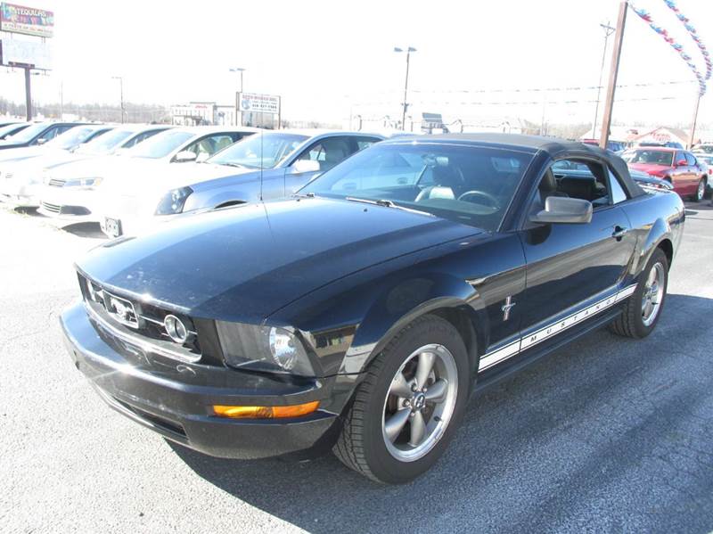 2006 Ford Mustang for sale at Auto World in Carbondale IL