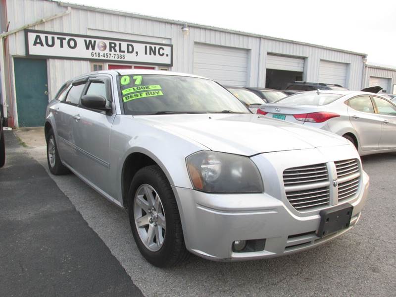 2007 Dodge Magnum for sale at Auto World in Carbondale IL