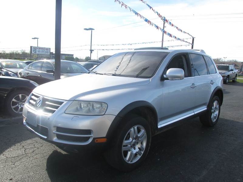 2004 Volkswagen Touareg for sale at Auto World in Carbondale IL