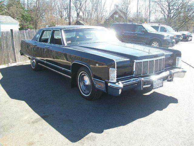 1975 Lincoln Continental for sale at Route 106 Motors in East Bridgewater MA