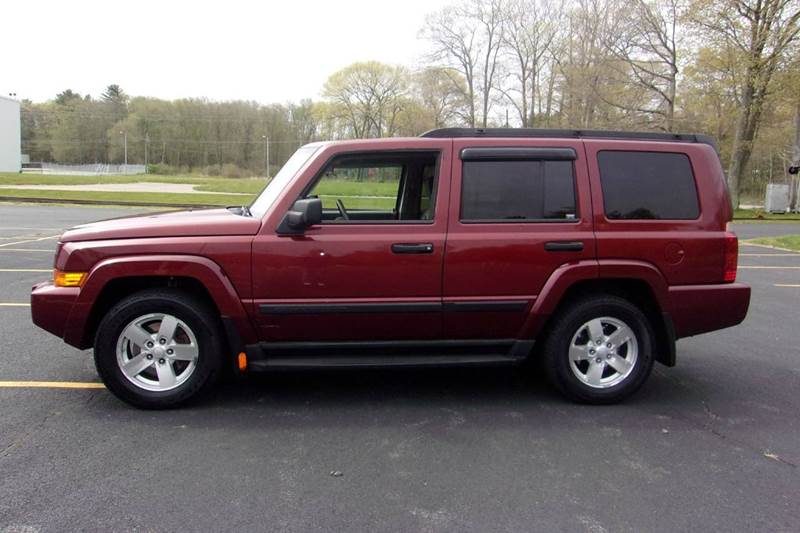 2006 Jeep Commander for sale at Route 106 Motors in East Bridgewater MA