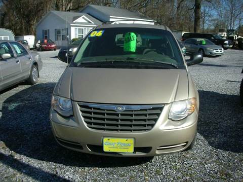 2006 Chrysler Town and Country for sale at Car Trek in Dagsboro DE