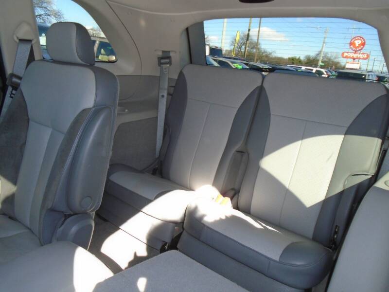 2008 Chrysler Pacifica Touring (image 14)