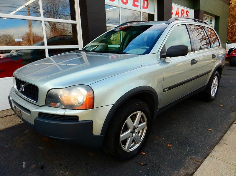 2005 Volvo XC90 for sale at Village Auto Sales in Milford CT