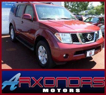 2005 Nissan Pathfinder for sale at ARXONDAS MOTORS in Yonkers NY