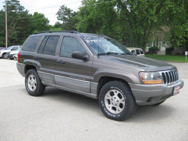 2000 Jeep Grand Cherokee for sale at Arrow Motors Inc in Rochester MN